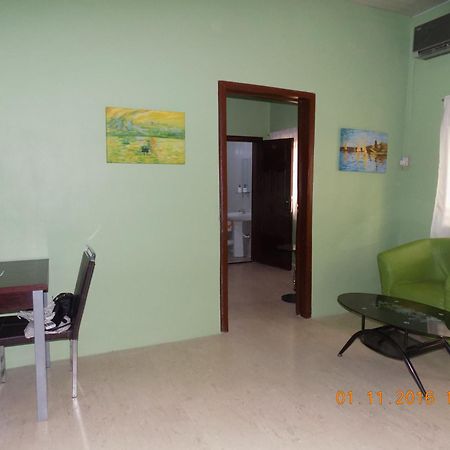 Posh Apartments And Hotel Икея Экстерьер фото