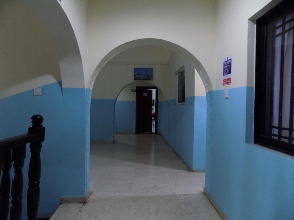Posh Apartments And Hotel Икея Экстерьер фото
