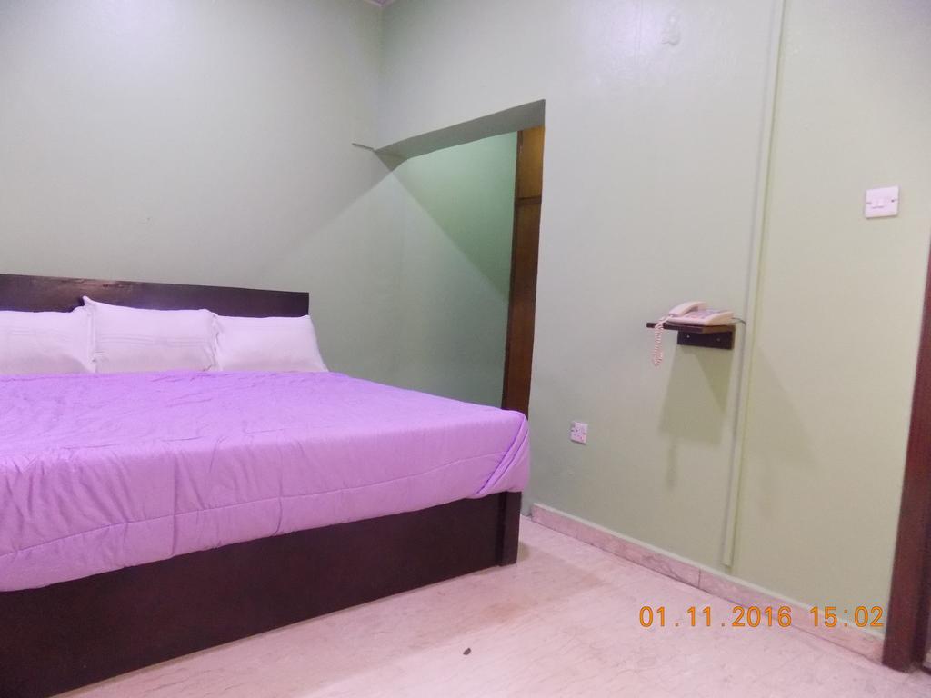 Posh Apartments And Hotel Икея Экстерьер фото