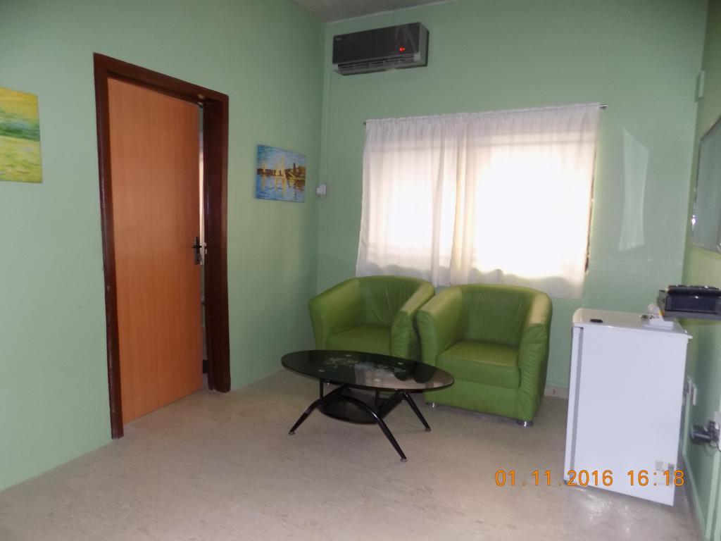 Posh Apartments And Hotel Икея Экстерьер фото