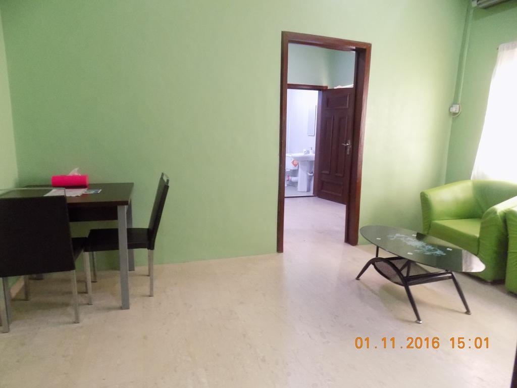 Posh Apartments And Hotel Икея Экстерьер фото