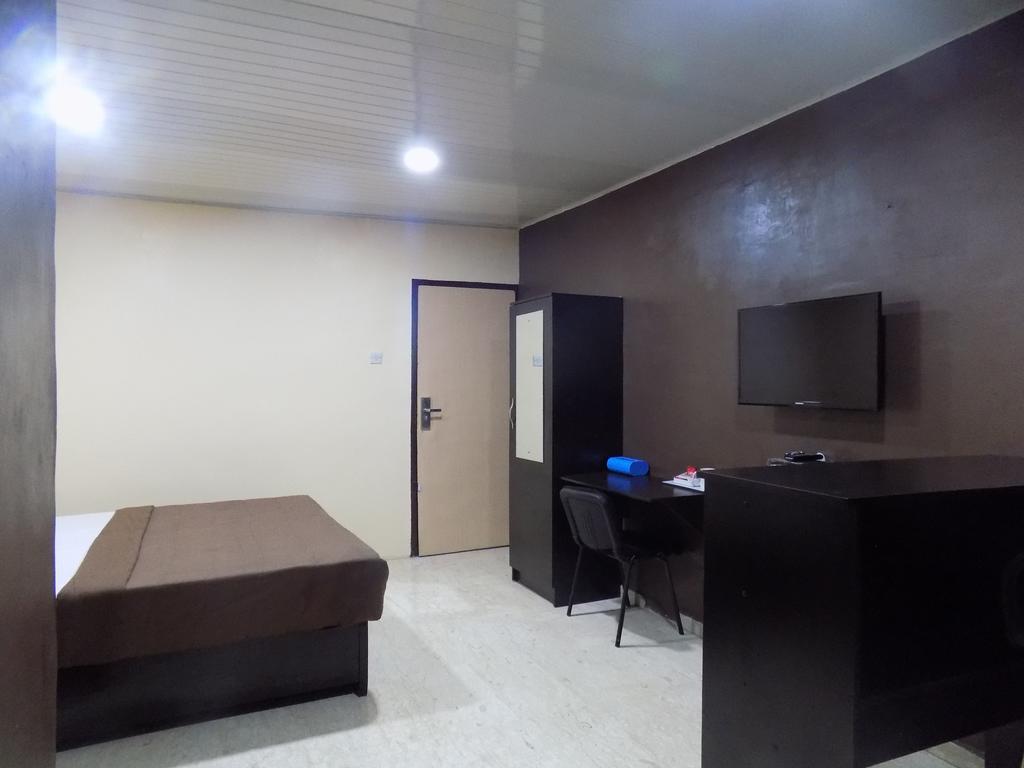 Posh Apartments And Hotel Икея Экстерьер фото