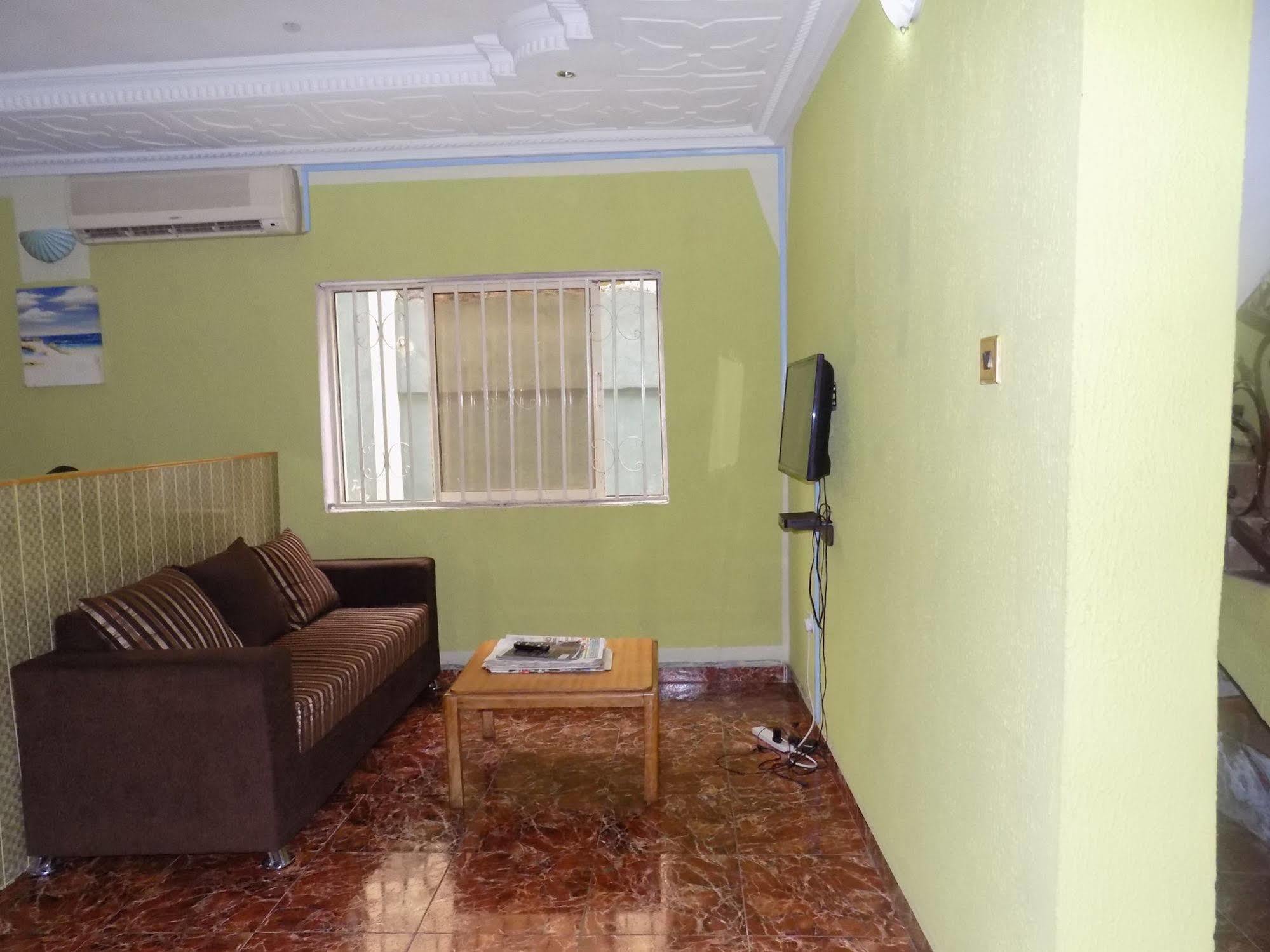Posh Apartments And Hotel Икея Экстерьер фото