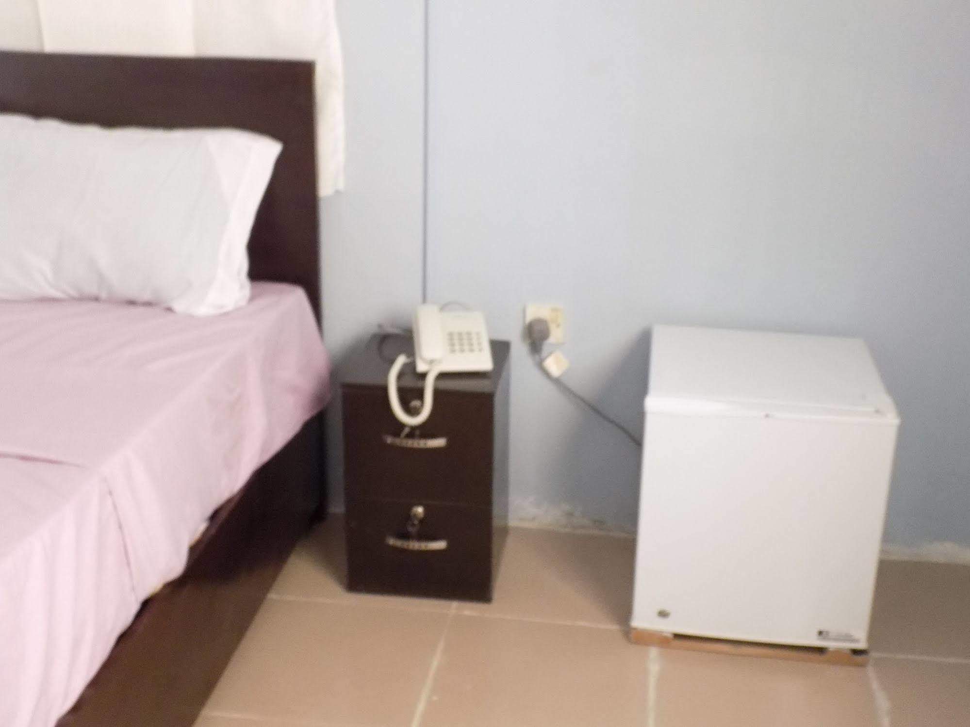 Posh Apartments And Hotel Икея Экстерьер фото