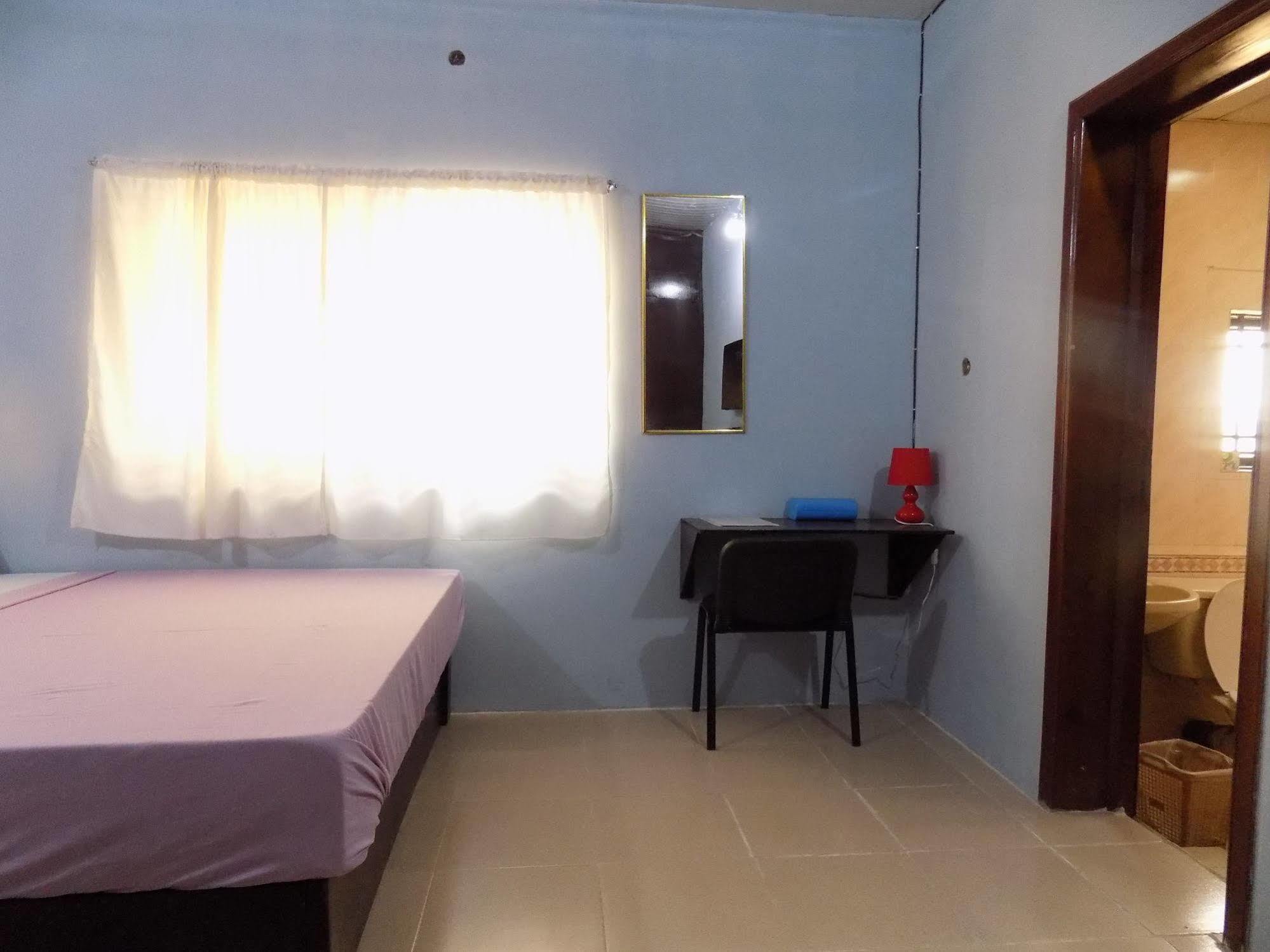 Posh Apartments And Hotel Икея Экстерьер фото